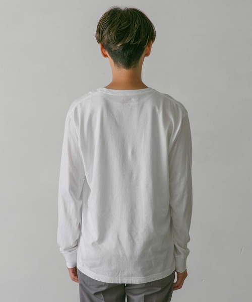 HANES（ヘインズ）の「『別注』Hanes×DOORS　2P Japan Fit LONG-SLEEVE T-SHIRTS（Tシャツ/カットソー・メンズ・ホワイト・MEDIUM/LARGE/X-LARGE）」の14枚目の写真