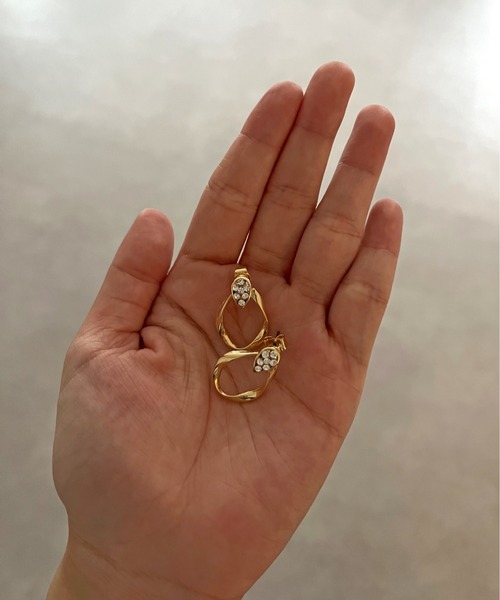 prose verse（プロズヴェール）の「ラインストーンフープピアス（ピアス（両耳用）・レディース・シルバー/ゴールド・ﾌﾘ-）」の4枚目の写真