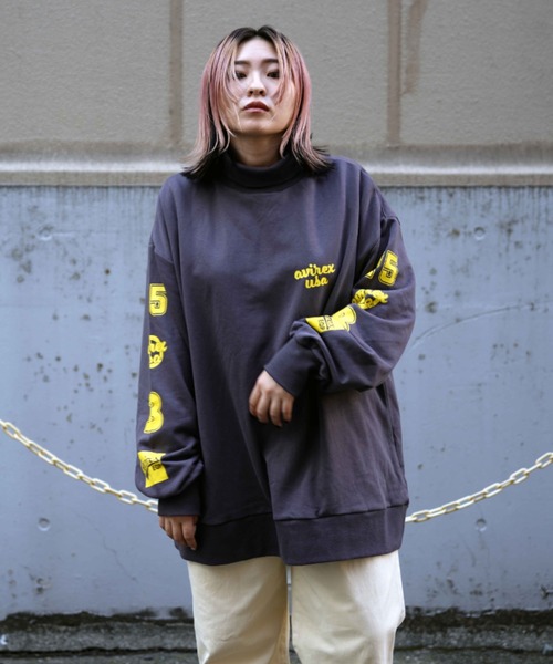 AVIREX（アヴィレックス）の「≪WEB&DEPOT限定≫SWEAT SLEEVE PRINT PULLOVER/ スウェットスリーブプリントプルオーバー（スウェット・レディース・ホワイト/チャコールグレー・FREE）」の3枚目の写真