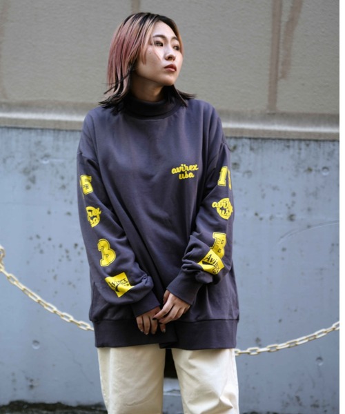 AVIREX（アヴィレックス）の「≪WEB&DEPOT限定≫SWEAT SLEEVE PRINT PULLOVER/ スウェットスリーブプリントプルオーバー（スウェット・レディース・ホワイト/チャコールグレー・FREE）」の4枚目の写真