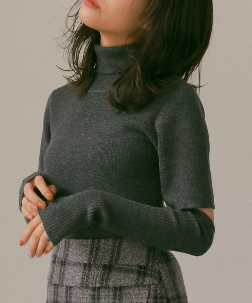 N WITH.(エヌウィズ)の「ベーシックタートルニット(ニット/セーター・レディース・レッド/グレー/ベージュ・FREE)」の2枚目の写真