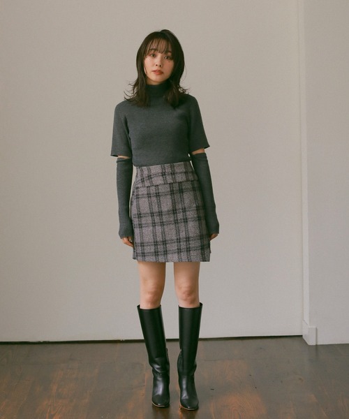 N WITH.(エヌウィズ)の「ベーシックタートルニット(ニット/セーター・レディース・レッド/グレー/ベージュ・FREE)」の4枚目の写真