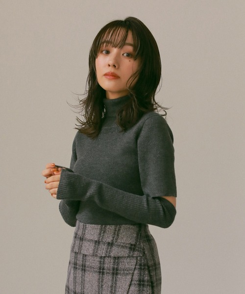 N WITH.(エヌウィズ)の「ベーシックタートルニット(ニット/セーター・レディース・レッド/グレー/ベージュ・FREE)」の15枚目の写真