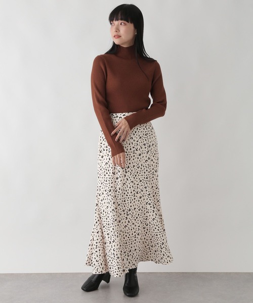 LOWRYS FARM（ローリーズファーム）の「キリカエガラフレアスカート　174392（スカート・レディース・アイボリー/ブラウン/ブラック・FREE）」の4枚目の写真