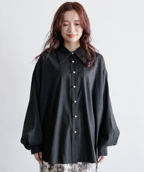 mysty woman(ミスティウーマン)の「パールボタンBIGシャツ 176163(シャツ/ブラウス・レディース・ブラック/オフホワイト・FREE)」の11枚目の写真