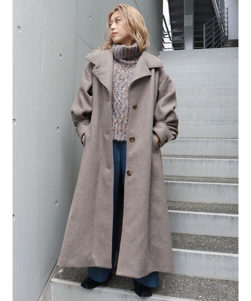 MURUA（ムルーア）の「マキシボリュームスリーブコート（ダウンジャケット/コート・レディース・ブラック/モカ・1/2）」の6枚目の写真