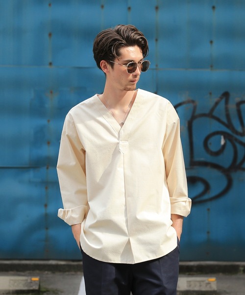 スリーピングシャツ　ボタン付きVネックシャツ　日本XL　ミリタリー　ビンテージ MILITARY（ミリタリー）の「I.C.ORADEA社製 ルーマニア軍 スリーピング