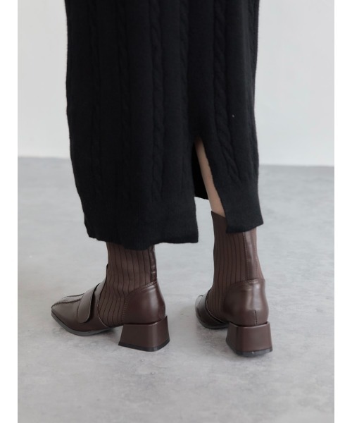 amel（エイメル）の「リブデザインショートブーツ（ブーツ・レディース・ブラック/ブラウン・22.5cm/23.0cm/23.5cm/24.0cm/24.5cm）」の5枚目の写真