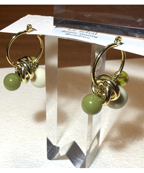 tone（トーン）の「【Le soleil】トリプルリング　たわわに揺れるフープピアス(MA)（ピアス（両耳用）・レディース・ゴールド・FREE）」の4枚目の写真