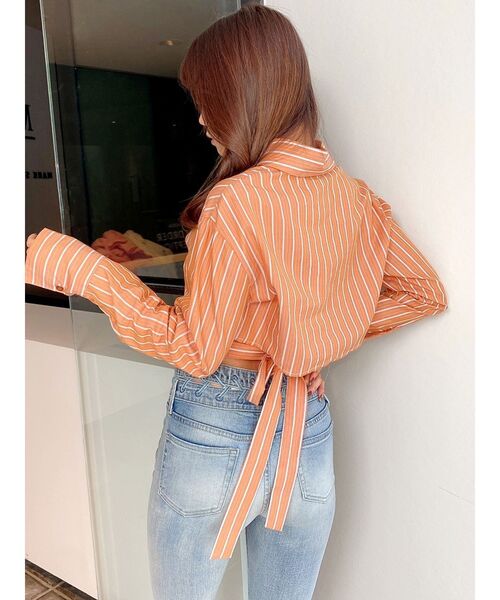 GYDA（ジェイダ）の「バックリボンショートシャツ（シャツ/ブラウス・レディース・オフホワイト/オレンジ系その他3・FREE）」の7枚目の写真