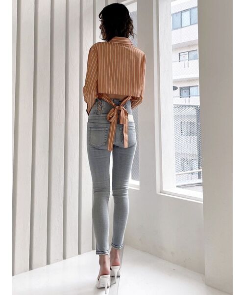 GYDA（ジェイダ）の「バックリボンショートシャツ（シャツ/ブラウス・レディース・オフホワイト/オレンジ系その他3・FREE）」の13枚目の写真