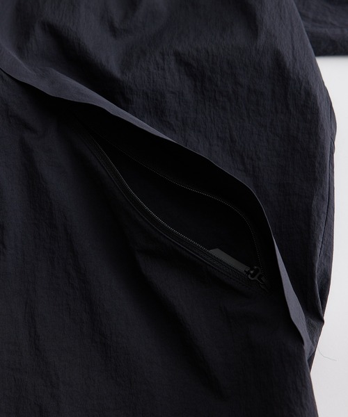 DESCENTE ALLTERRAIN(デサント オルテライン)の「【別注】《DESCENTE ALLTERRAIN 81 / デサント オルテライン 81》31-TYPE WB(ナイロンジャケット・メンズ・ライトグレー/ブラック/ダークグリーン・M/L/XL)」の19枚目の写真