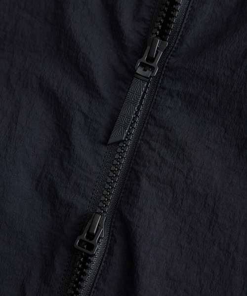 DESCENTE ALLTERRAIN(デサント オルテライン)の「【別注】《DESCENTE ALLTERRAIN 81 / デサント オルテライン 81》31-TYPE WB(ナイロンジャケット・メンズ・ライトグレー/ブラック/ダークグリーン・M/L/XL)」の20枚目の写真