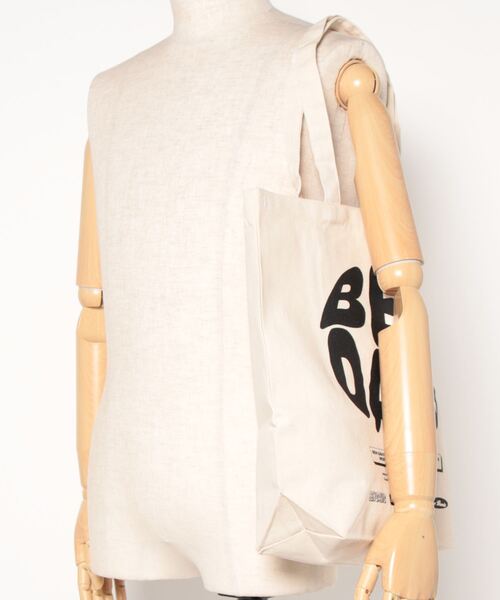 BEN DAVIS(ベンデイビス)の「【BEN DAVIS】ORGANIC PRINT TOTE(トートバッグ・レディース・ホワイト×ブラック・FREE)」の6枚目の写真