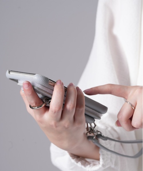 ensemble(皮革ブランド)（アンサンブル）の「ensemble PORTEⅢ 鏡 コインケース&カードケース付きiPhoneケース (ベルト付き)（スマホケース/カバー・レディース・ライトグレー/ブラック/ベージュ/ブラウン/グレー/カーキ・1/6/7/8/10/12/3/5/11）」の3枚目の写真