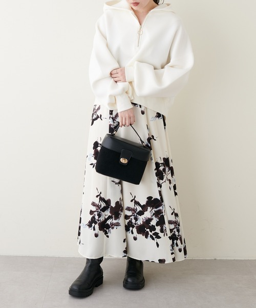 natural couture（ナチュラルクチュール）の「リバイバル/ハーフZIPダンボールショート丈プルパーカー（パーカー・レディース・オフホワイト/ブラック/ベージュ/グレー・FREE）」の10枚目の写真