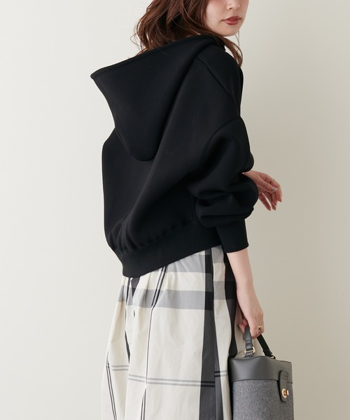 natural couture（ナチュラルクチュール）の「リバイバル/ハーフZIPダンボールショート丈プルパーカー（パーカー・レディース・オフホワイト/ブラック/ベージュ/グレー・FREE）」の20枚目の写真