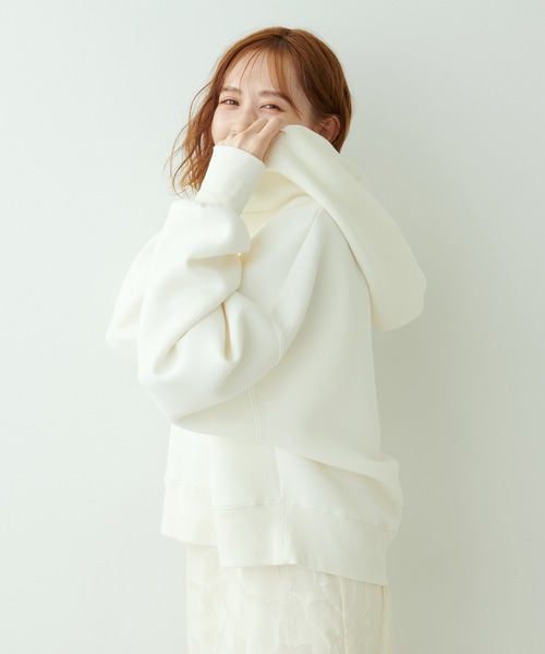 natural couture（ナチュラルクチュール）の「リバイバル/ハーフZIPダンボールショート丈プルパーカー（パーカー・レディース・オフホワイト/ブラック/ベージュ/グレー・FREE）」の22枚目の写真