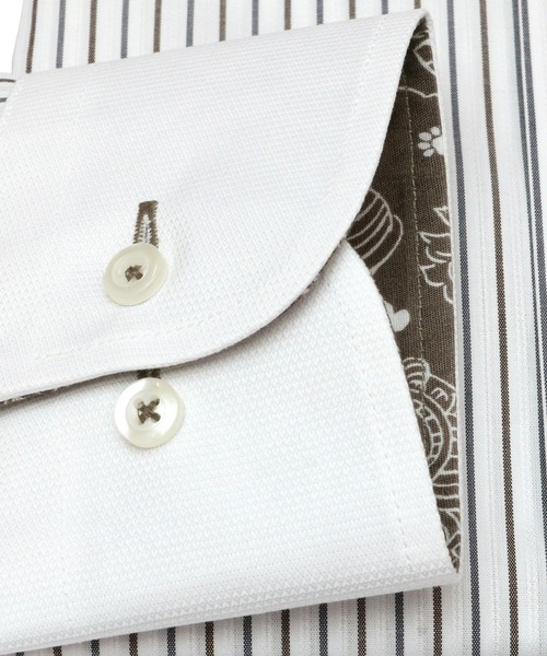 Disney(ディズニー)の「【Disney ディズニー】形態安定ノーアイロン ボタンダウン 長袖ビジネスワイシャツ(ビジネスシャツ・メンズ・ライトブラウン・首回り45cm-裄丈82cm/首回り45cm-裄丈86cm/首回り45cm-裄丈90cm/首回り43cm-裄丈90cm/首回り47cm-裄丈90cm/首回り47cm-裄丈86cm/首回り42cm-裄丈90cm/首回り39cm-裄丈88cm)」の3枚目の写真