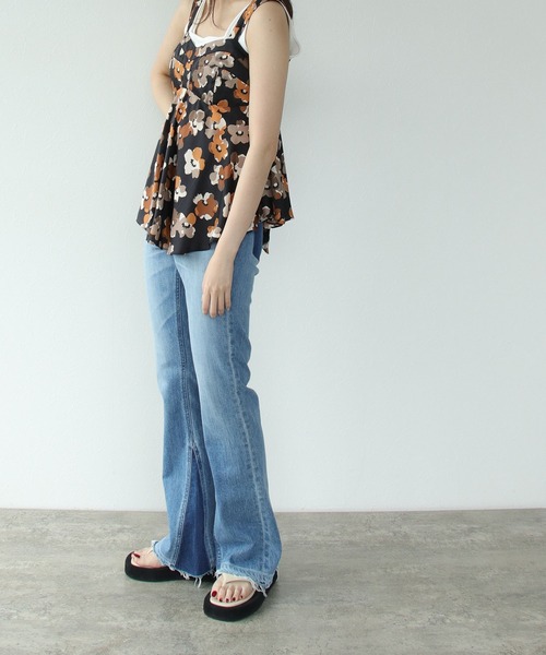 YANUK（ヤヌーク）の「YANUK / remake boots cut(リメイクブーツカットデニム)（デニムパンツ・レディース・ブルー・23/25/24）」の5枚目の写真