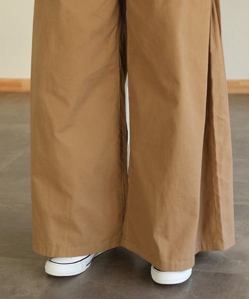 aity(アイティ)の「ウエストゴムツイルバギーパンツ(デニムパンツ・レディース・ブラック/カーキ/ベージュ・M)」の20枚目の写真