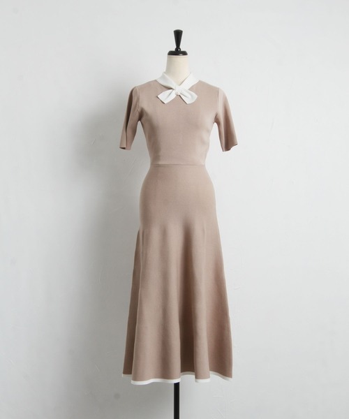 tocco closet（トッコ　クローゼット）の「パール付きボウタイリボン配色ニットワンピース（ワンピース・レディース・ブラック/ベージュ/ネイビー/ラベンダー・M）」の7枚目の写真