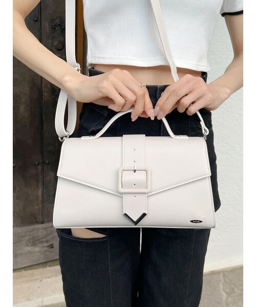 EATME（イートミー）の「フラップベルトショルダーバッグ（ショルダーバッグ・レディース・アイボリー/ブラック/ピンク・FREE）」の2枚目の写真