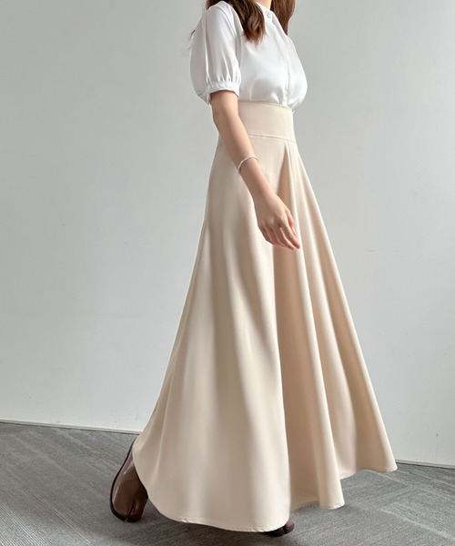 ECLIN(エクラン)の「ハイウエストマキシ丈フレアロングスカート(スカート・レディース・ブラック/ベージュ/グリーン・S/M/L)」の4枚目の写真