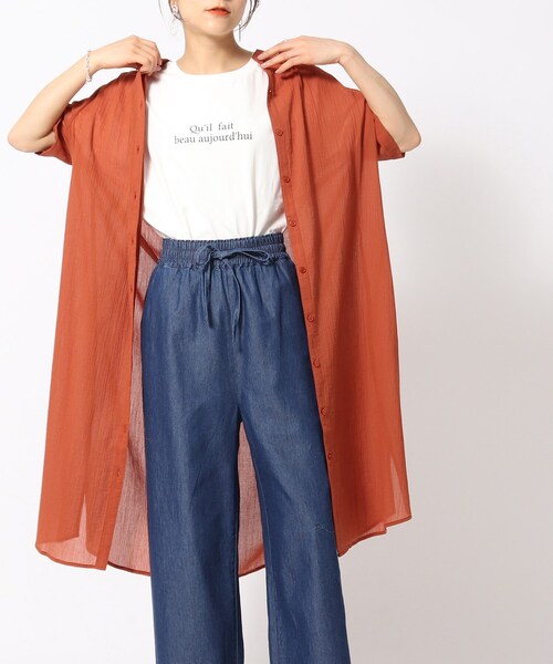 SHOO・LA・RUE(シューラルー)の「◆ふわり軽い コットンシフォン ロングシャツ(シャツ/ブラウス・レディース・ブラック/ライトベージュ/ダークオレンジ/ライトグリーン・04/03/02)」の4枚目の写真