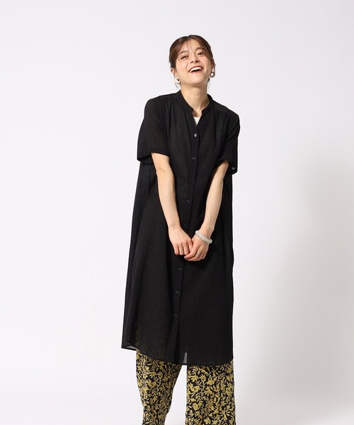 SHOO・LA・RUE(シューラルー)の「◆ふわり軽い コットンシフォン ロングシャツ(シャツ/ブラウス・レディース・ブラック/ライトベージュ/ダークオレンジ/ライトグリーン・04/03/02)」の9枚目の写真