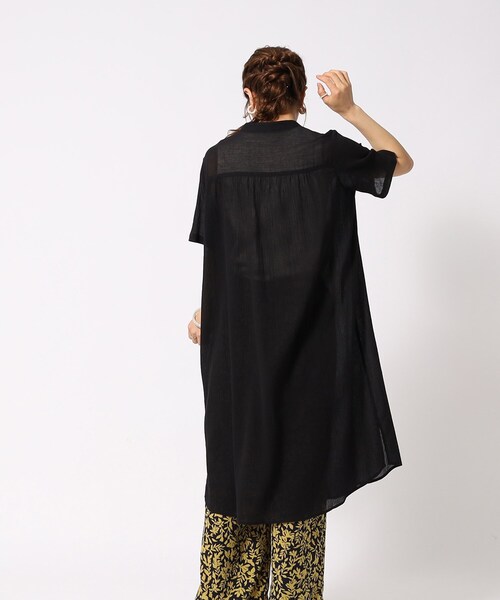 SHOO・LA・RUE(シューラルー)の「◆ふわり軽い コットンシフォン ロングシャツ(シャツ/ブラウス・レディース・ブラック/ライトベージュ/ダークオレンジ/ライトグリーン・04/03/02)」の11枚目の写真