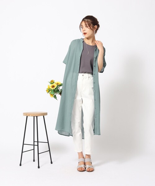 SHOO・LA・RUE(シューラルー)の「◆ふわり軽い コットンシフォン ロングシャツ(シャツ/ブラウス・レディース・ブラック/ライトベージュ/ダークオレンジ/ライトグリーン・04/03/02)」の12枚目の写真