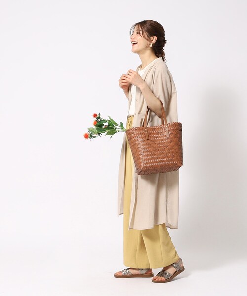 SHOO・LA・RUE(シューラルー)の「◆ふわり軽い コットンシフォン ロングシャツ(シャツ/ブラウス・レディース・ブラック/ライトベージュ/ダークオレンジ/ライトグリーン・04/03/02)」の18枚目の写真