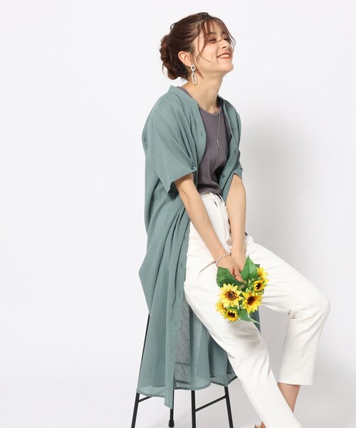 SHOO・LA・RUE(シューラルー)の「◆ふわり軽い コットンシフォン ロングシャツ(シャツ/ブラウス・レディース・ブラック/ライトベージュ/ダークオレンジ/ライトグリーン・04/03/02)」の3枚目の写真