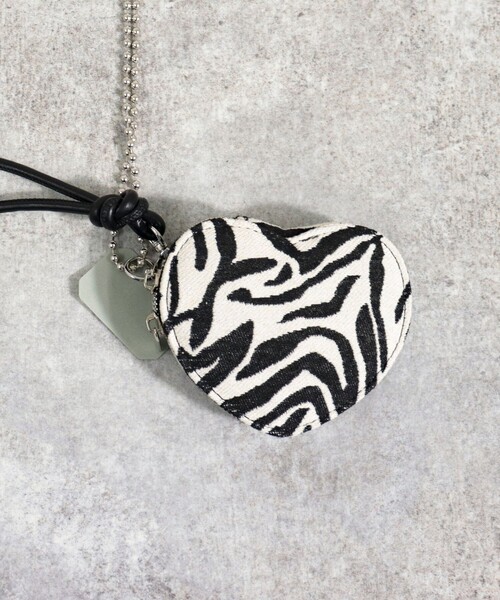 fredy emue（フレディエミュ）の「ハートポーチストラップ（ポーチ