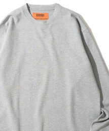 UNIVERSAL OVERALL（ユニバーサルオーバーオール）の「【UNIVERSAL OVERALL】別注 リラックスフィット 刺繍 ポンチロングスリーブTシャツ（Tシャツ/カットソー）」