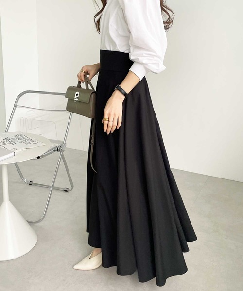 GeeRA(ジーラ)の「ハイウエストボリュームフレアスカート(スカート・レディース・ブラック/アイボリー・MEDIUM/LARGE/X-LARGE/SMALL)」の3枚目の写真