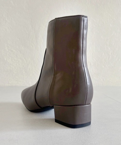 WA ORiental TRaffic(ダブルエーオリエンタルトラフィック)の「スクエアトゥ プレーン ショートブーツ 32401(ブーツ・レディース・ブラック/ホワイト/グレー/ベージュ・S/M/L/LL/3L/SS)」の11枚目の写真