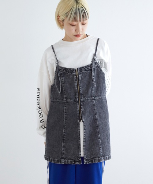 w closet(ダブルクローゼット)の「デニムキャミワンピース(チュニック・レディース・ブルー/ブラック・FREE)」の14枚目の写真