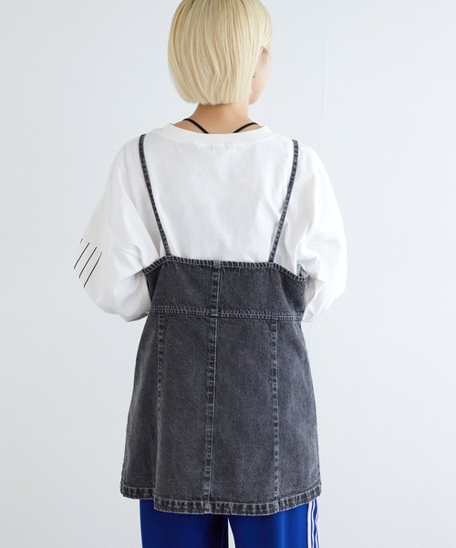 w closet(ダブルクローゼット)の「デニムキャミワンピース(チュニック・レディース・ブルー/ブラック・FREE)」の16枚目の写真
