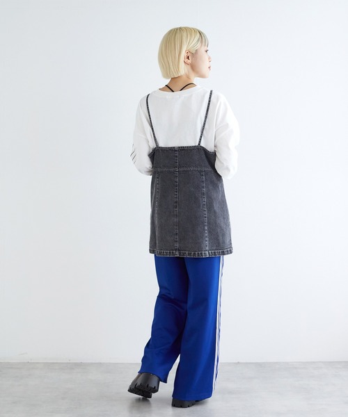 w closet(ダブルクローゼット)の「デニムキャミワンピース(チュニック・レディース・ブルー/ブラック・FREE)」の21枚目の写真