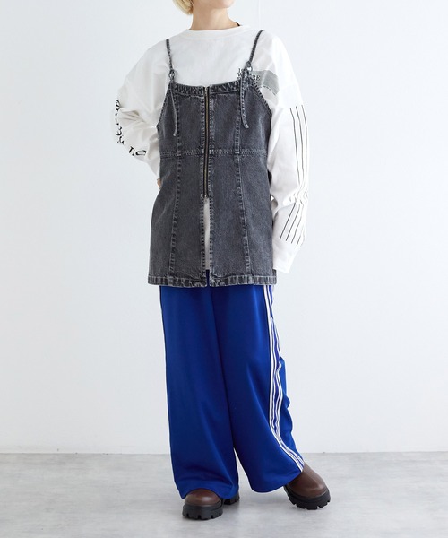 w closet(ダブルクローゼット)の「デニムキャミワンピース(チュニック・レディース・ブルー/ブラック・FREE)」の22枚目の写真