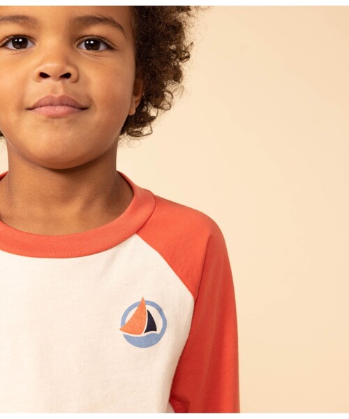 PETIT BATEAU（プチバトー）の「バイカラー長袖Ｔシャツ（Tシャツ/カットソー・キッズ・ホワイト系その他・6YEAR/10YEAR/12YEAR/8YEAR）」の3枚目の写真