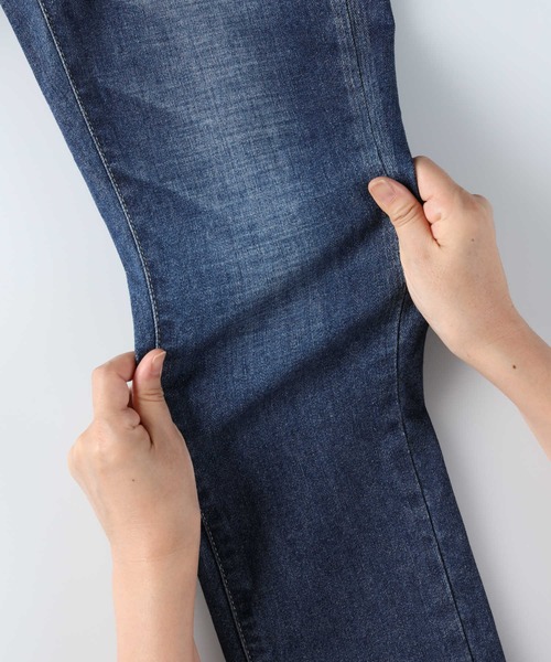 SOMETHING(サムシング)の「SOMETHING(サムシング)「HANA」 テーパードパンツ(デニムパンツ・レディース・ダークインディゴブルー・25inch/30inch/29inch/26inch/27inch/28inch)」の4枚目の写真