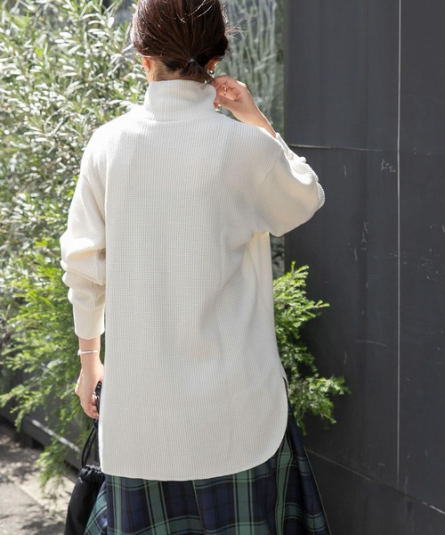 FORK&SPOON(フォークアンドスプーン)の「FORK&SPOON 起毛ワッフルタートルプルオーバー(Tシャツ/カットソー・レディース・ベージュ/オフホワイト/チャコールグレー・1)」の6枚目の写真