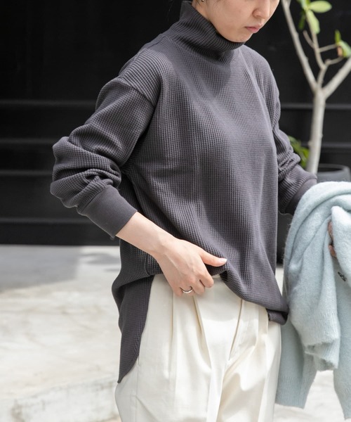 FORK&SPOON(フォークアンドスプーン)の「FORK&SPOON 起毛ワッフルタートルプルオーバー(Tシャツ/カットソー・レディース・ベージュ/オフホワイト/チャコールグレー・1)」の13枚目の写真
