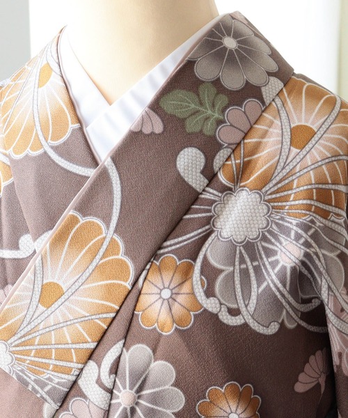 新品【ココアに古典菊×Mサイズ】utatane ひよこ商店 着物 袴 utatane（ウタタネ）の「袴セット ひよこ商店 ココアに古典菊（着物