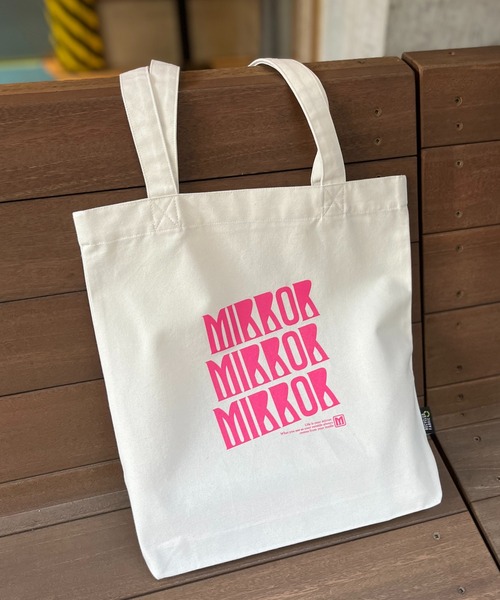 mi via loca(ミヴィアロカ)の「RECYCLED SOFT FABRIC MIRRORロゴ トートバッグ(トートバッグ・レディース・ホワイト系その他/アイボリー/ブラック/レッド・FREE)」の5枚目の写真