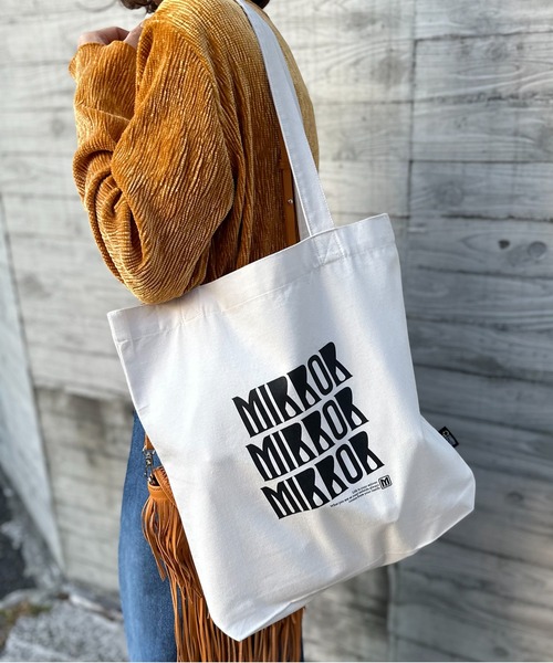 ハンドメイド、トートバック、ヴィンテージ、マルシェ 。 ワイドベルトラウンド HERITAGE LEATHER レザーハンドルトートバッグ(ワッペン) 大