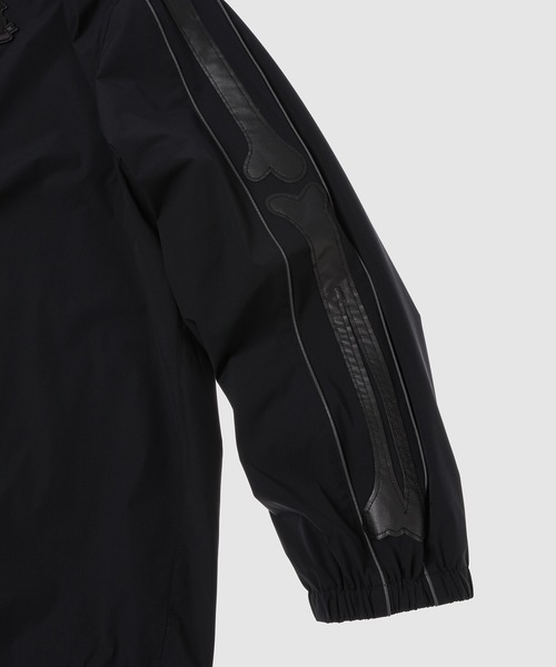 TAKAHIROMIYASHITATheSoloIst.(タカヒロミヤシタザソロイスト)の「back gusset sleeve v-neck football shirt.(bone type02)(その他トップス・メンズ・ブラック×ホワイト/ブラック×ブラック・46/44)」の4枚目の写真